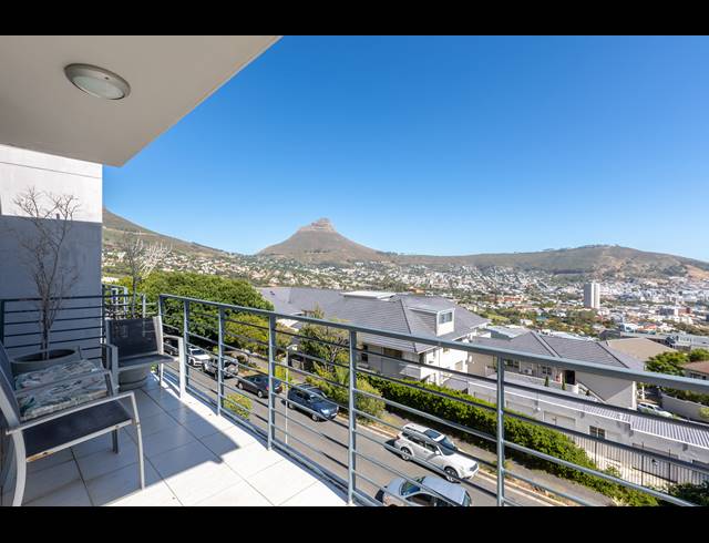2 BEDROOM APARTMENT FOR SALE IN VREDEHOEK